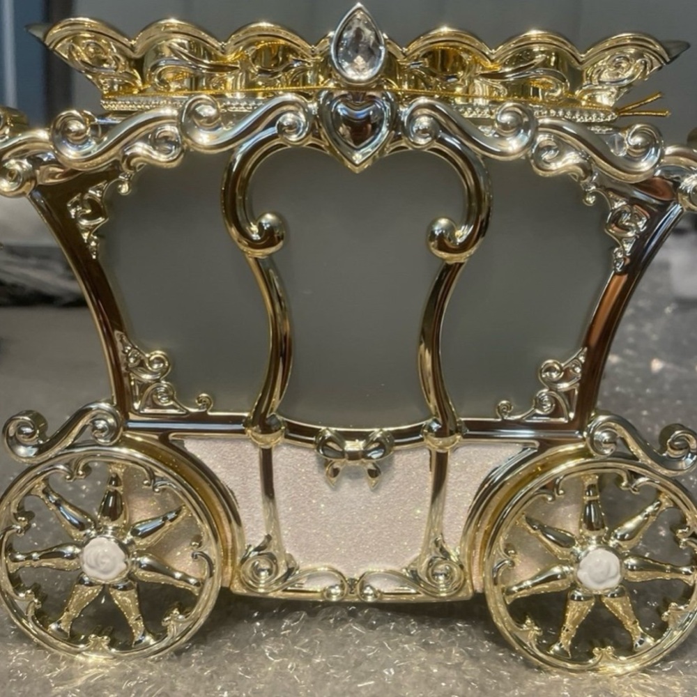 (SOLD) Bath & Body Works Light Up Carriage